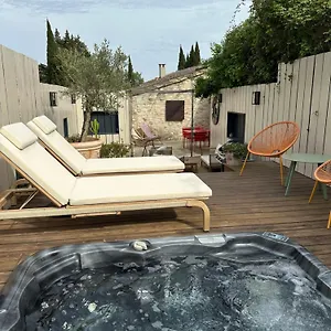 Hébergement de vacances Maison Avec Patio Et Jacuzzi, Saint-Rémy-de-Provence